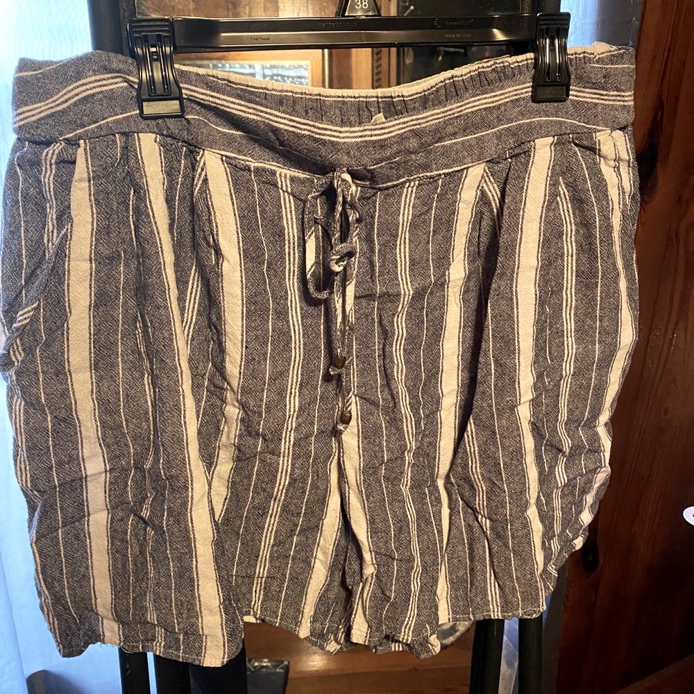 Linen shorts
